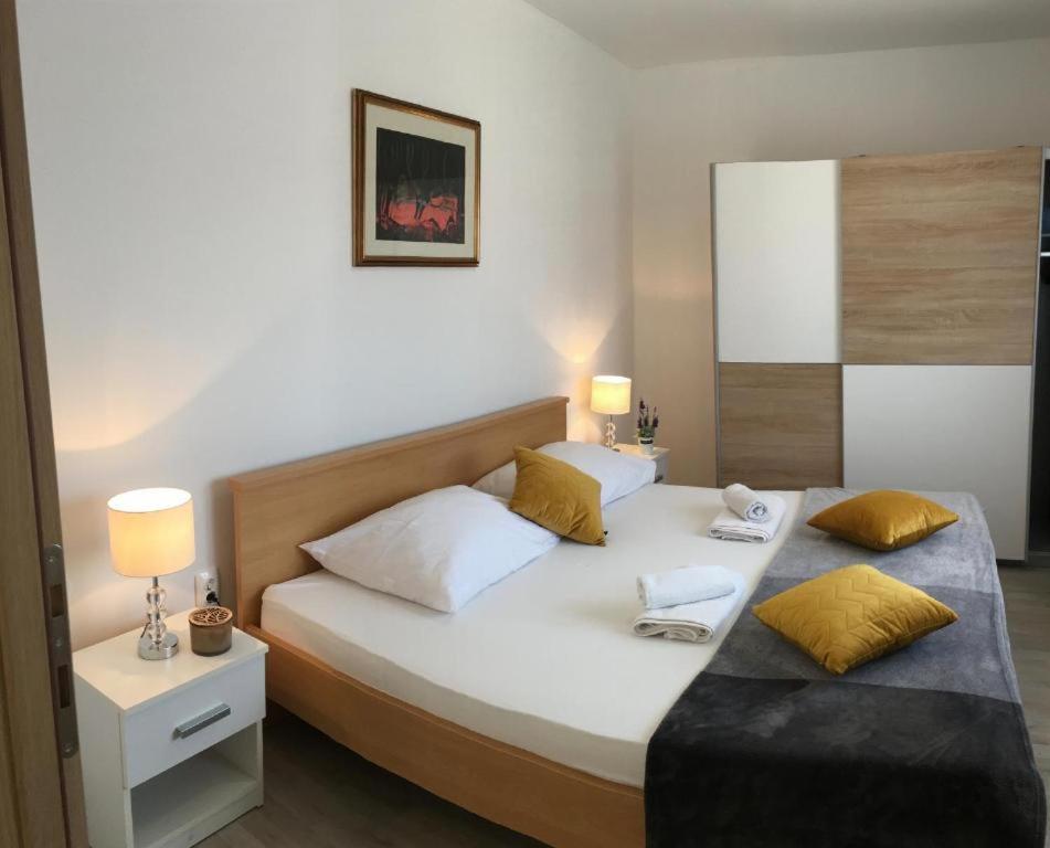 Luxury Apartment Cairos Trogir Exterior foto